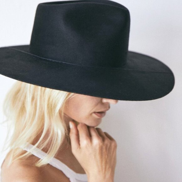 NWT Janessa Leoné Ruby Hat - L main image 8